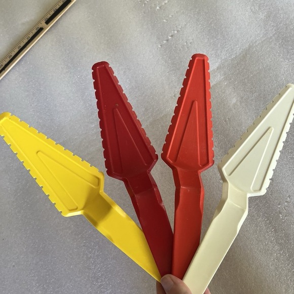 Vintage Tupperware Cut N Serve Pie Cake Servers Lot Of 4 - Picture 2 of 5